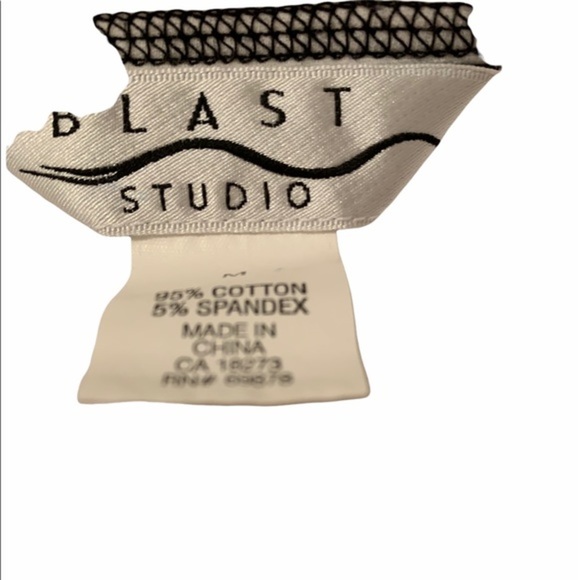 Blast Studio shirt Size M - Picture 7 of 8